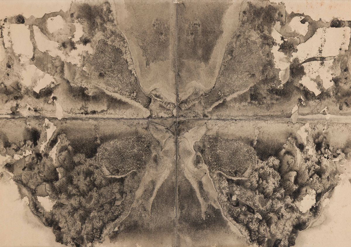 Pour cet artiste, l'art n'était pas fait pour vivre en vase clos ; il devait au contraire être au cœur du monde et de ses réalités. Pionnier du surréalisme égyptien dans les années 30, il remplissait ses tableaux de corps désarticulés, de silhouettes qui se superposaient, et de formes organiques étranges, toutes puisées dans les profondeurs de l'inconscient.