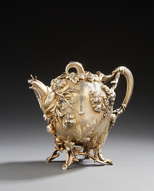 ACQUIS PAR LE MUSÉE DES ARTS DÉCORATIFS (MAD) : UNE THÉIÈRE ESCARGOT PRÉSENTÉE À L’EXPOSITION UNIVERSELLE DE 1900
