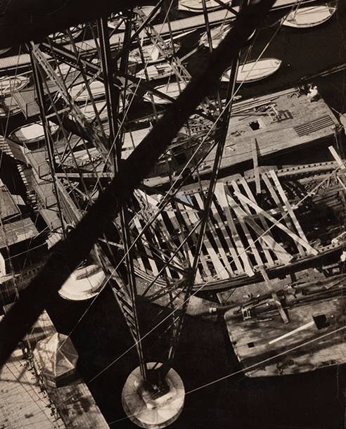 PRÈS DE 400 000 € POUR UN RARE ENSEMBLE DE TIRAGES DE LASZLO MOHOLY-NAGY AUX ENCHÈRES